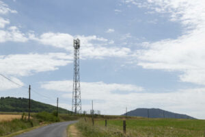 En Haute-Loire, une antenne 4G soupçonnée de perturber un troupeau de vaches va être arrêtée