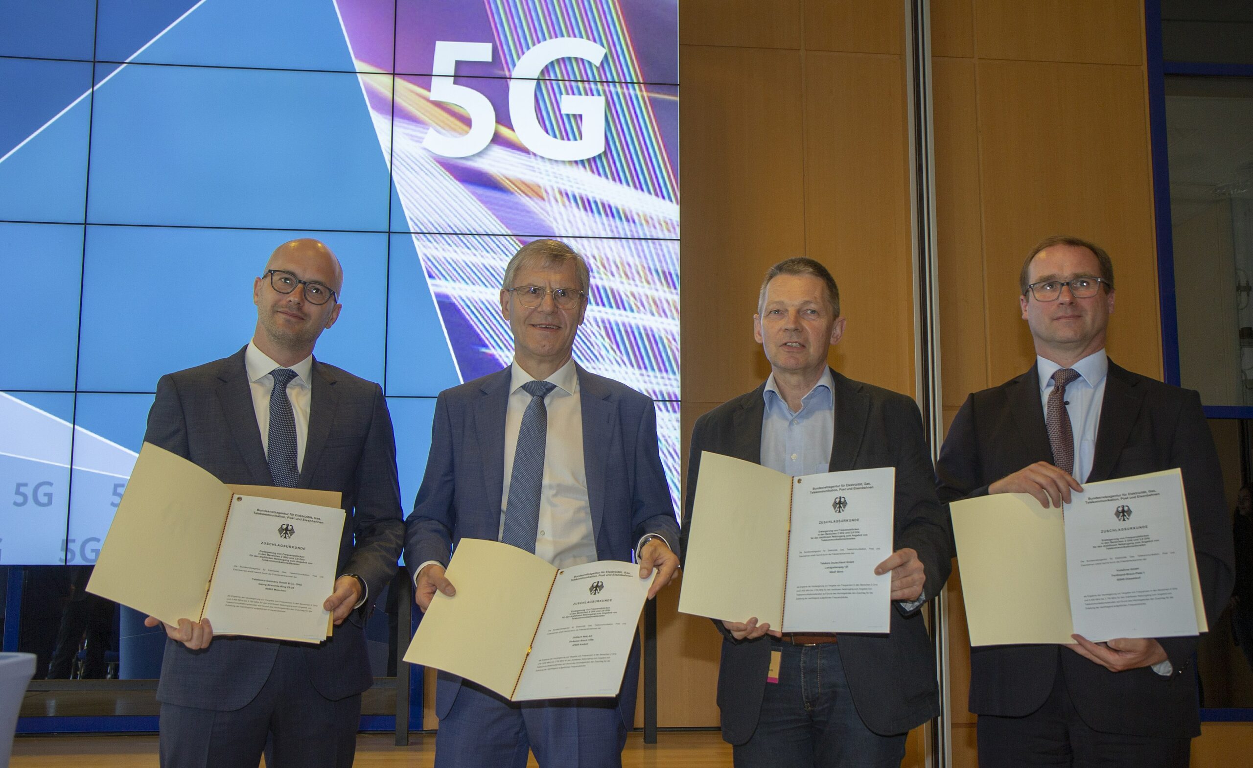 2019-06-13_Übergabe_der_Zuschlagsurkunden_MG_7814