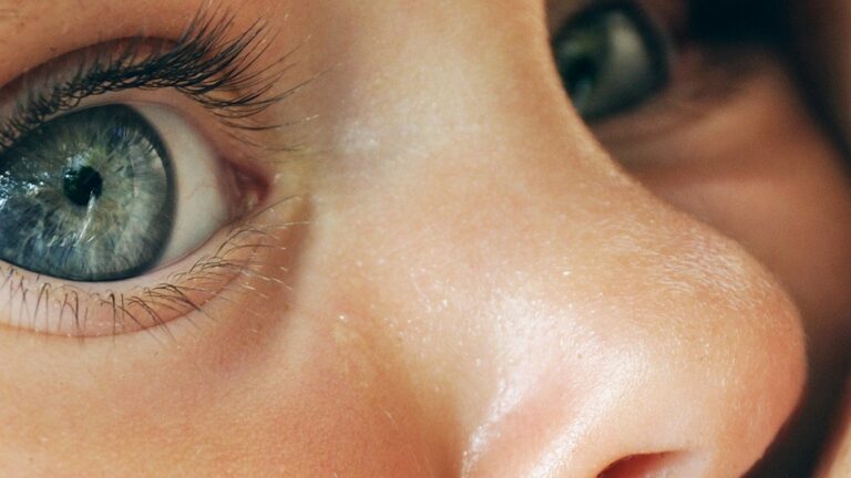 Spuren von mRNA-Impfstoff in Muttermilch