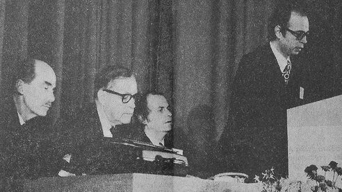 Klaus_Schwab_eroeffnet_Davos_1971