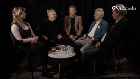 Reformation 2.0 Talkshow zum Zeitgeschehen In Cottbus beginnt am Montag, den 13. Februar, eine Reihe von Demonstrationen, die in vielen Städten Deutschlands fortgesetzt werden wird. So wie schon beim grossen Event in Wittenberg, am Reformationstag selbst, ist hier das Motto "Reformation 2.0". Robert Cibis diskutiert mit den Teilnehmern Sabrina Kollmorgen, Karl Hummitzsch, Dr. Walter Weber und Martin Michaelis über den Weg in eine bessere Gesellschaft. Wie könnte diese Bewegung den Bürgern am meisten nützen?