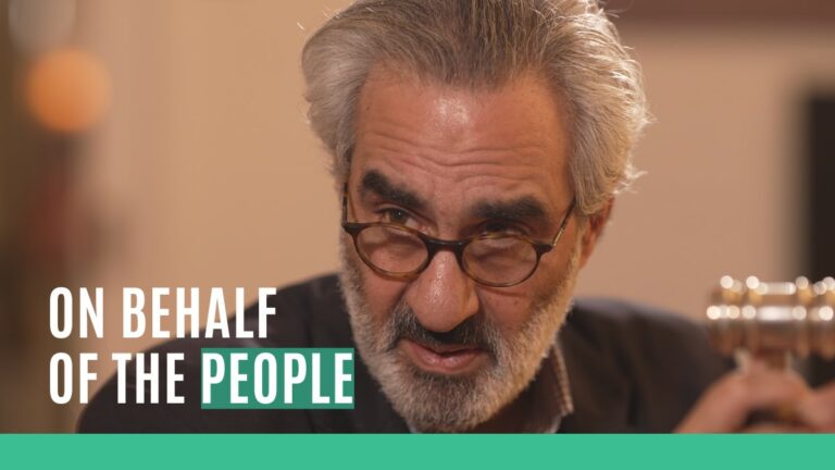On behalf of the People Pascal Najadi has made international headlines because, via a "simple" criminal complaint, he shortly succeeded in having the Swiss Federal Prosecutor investigate the Swiss President. This criminal case has now enabled him to sue Pfizer Inc. at the Supreme Court of New York. Robert Cibis learns from the former investment banker and government advisor what circumstances have led to this globally unique constellation. Will governments and corporations also implode with the Corona-Narrative?