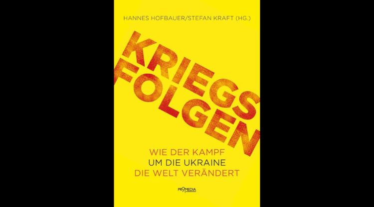 Wie der Kampf um die Ukraine die Welt verändert ist der Untertitel dieses Sammelbandes (Promedia 2023, www.mediashop.at). Die blau-gelbe Fahne steht für Freiheit, das ominöse russische Zeichen „Z“ für Unterdrückung. So einfach ist der Krieg um die Ukraine nicht erklärbar, obwohl sich unter europäischen Staatskanzleien und Leitmedien nur diese eine Erzählung festgesetzt hat. Der Band „Kriegsfolgen“ will jenseits von Propaganda die Motive und die Folgen dieser seit Generationen gefährlichsten Weltkrise durchleuchten – an die 20 AutorInnen haben daran mitgewirkt. In mehreren Kapiteln werden die Vorgeschichte des Konflikts, der Kriegsgang selbst, die Beteiligung des westlichen Bündnisses über Waffenlieferungen für die Ukraine und Sanktionen gegen Russland, das Erstarken der politischen Rechten in Kiew und Moskau sowie die Rolle der Medien im transatlantischen Raum durchleuchtet. Dem Vormarsch der NATO und dem wirtschaftlichen Ausgriff der EU in Richtung Osten steht das Konzept „russki mir“ gegenüber, das die Zusammenführung der „russischen Welt“ betreibt. Die Ukraine ist zwischen Ost und West – nicht zum ersten Mal in der Geschichte – zum Spielball im geopolitischen Ringen geworden. Für das Gespräch mit Herausgeber Hannes Hofbauer ist Florian Warweg (Autor, Nachdenkseiten) eingeladen – er betreut das Nachdenkseiten-Projekt „Faktencheck der Faktenchecker“. Für den Abend geplant war auch Peter Weibel. Er war ursprünglich als Autor für den Sammelband vorgesehen - und hatte für die Buchpräsentation im Aktionsradius zugesagt. Am 1. März 2023 starb Peter Weibel wenige Tage vor seinem 79. Geburtstag in Karlsruhe. Peter Weibel ging Kontroversen nicht aus dem Weg. Er war eine mahnende, zukunftsweisende und friedensorientierte Stimme. Er trat für Waffenstillstand und gegen Waffenlieferungen in sein Geburtsland Ukraine ein. Wir trauern um den engagierten Künstler und Intellektuellen, der sich bis zuletzt eine kritische Haltung bewahrte.