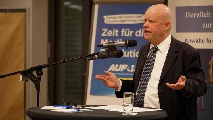 Dr. Ulrich Vosgerau | 17. Tagung der Anwälte für Aufklärung 5. Mai, Rüsselsheim ​​​​​​Der Staatsrechtler und Hochschullehrer Dr. Ulrich Vosgerau sprach über „Rechtsstaatliche Fehlentwicklungen im demokratischen Verfassungsstaat in der Corona-Krise".