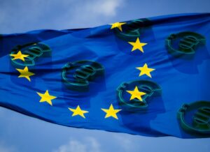 «Los burócratas de Bruselas quieren tus ahorros»