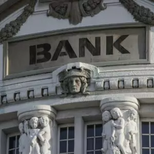 «De-banking»: el ataque silencioso a los medios de la oposición